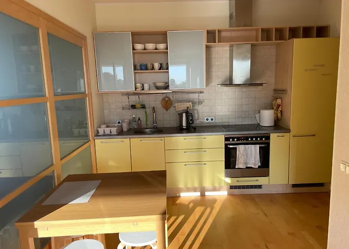 Spacious 3-bedroom With Sauna شقة *